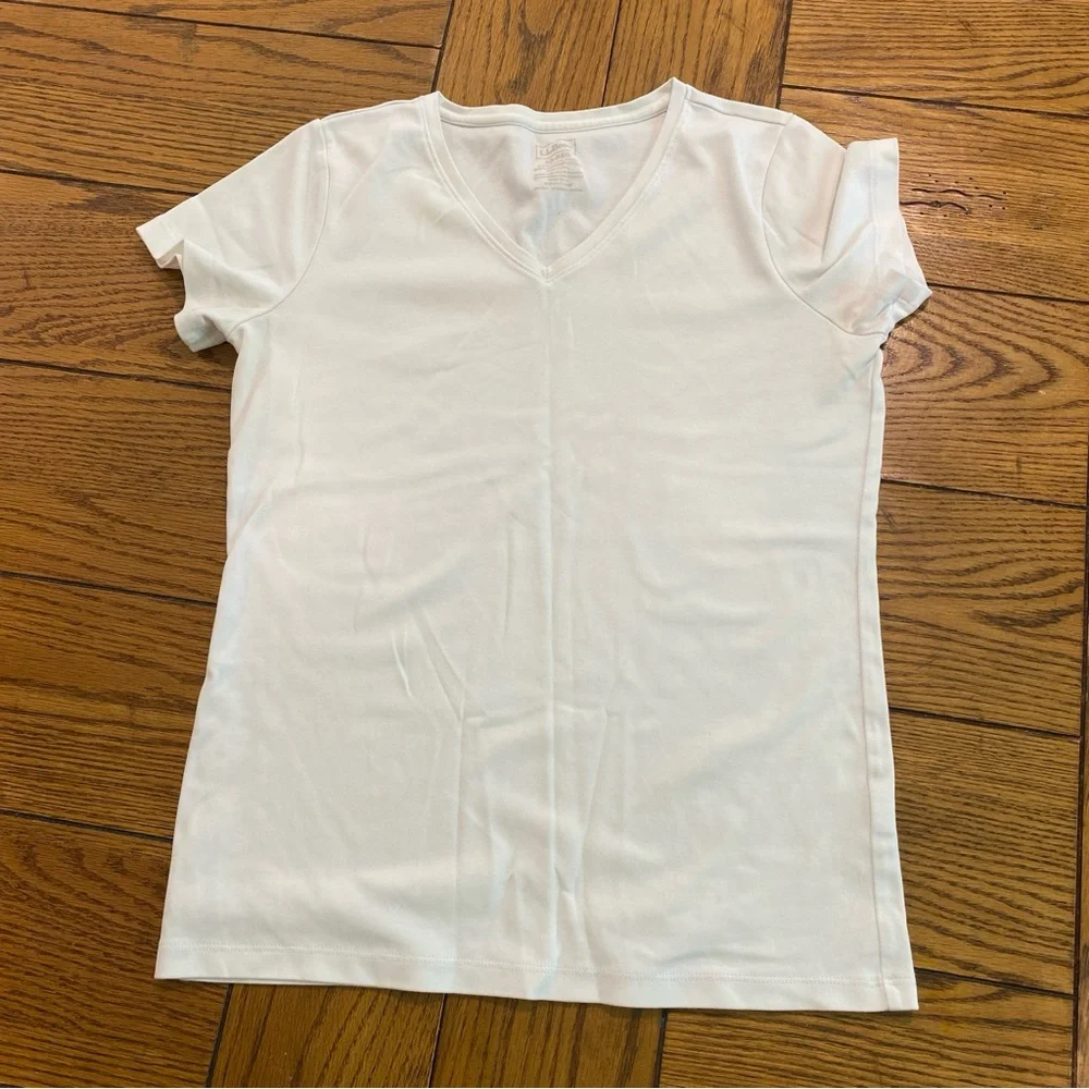 L.L. Bean supima cotton short sleeve v-neck white tee - Picture 1 of 8